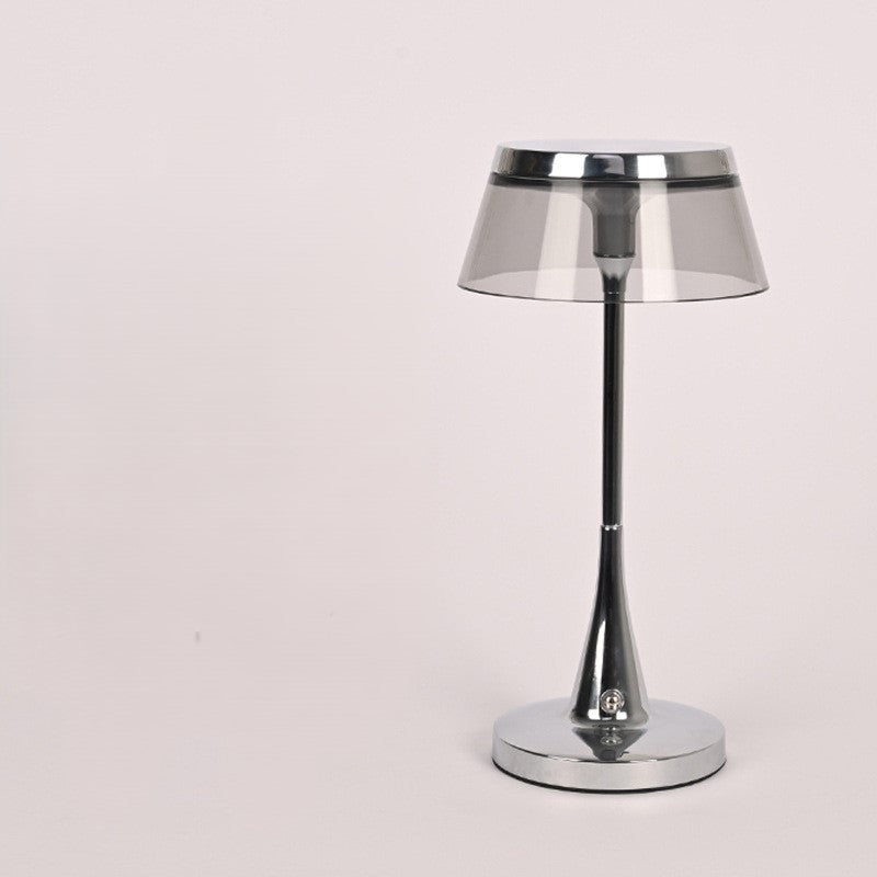 Minimalistische, wiederaufladbare Tischleuchte für stimmungsvolle Bar-Atmosphäre