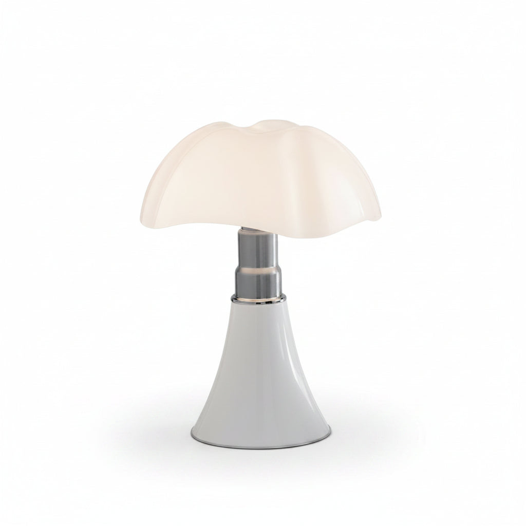 Italienische Designer Tischlampe im Bat-Stil