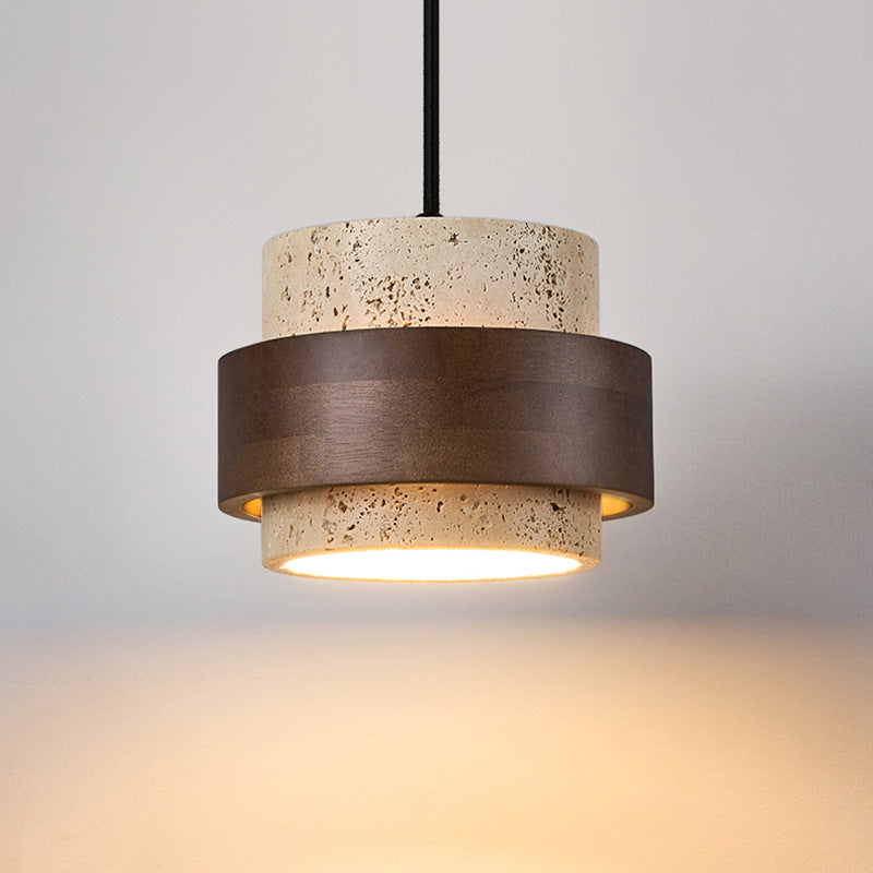 Travertin Pendelleuchte mit Holzdetail – Wabi-Sabi Designer Hängelampe aus Naturstein