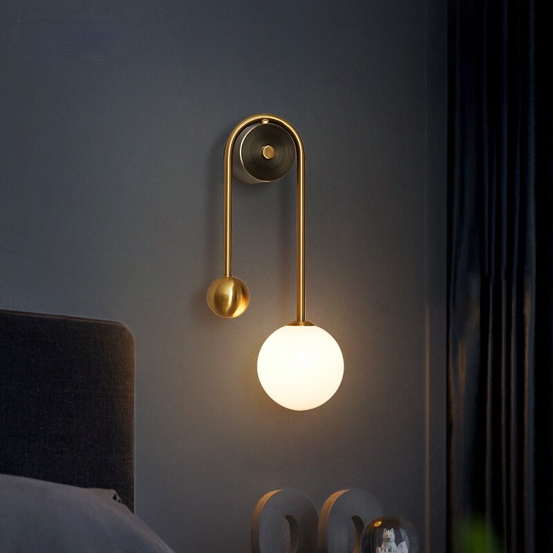 Nordic Gold Wall Sconces - Elegantes Gold und weißes Glas, G9 LED-Lampen, gebürstetes Messing, Wandmontage