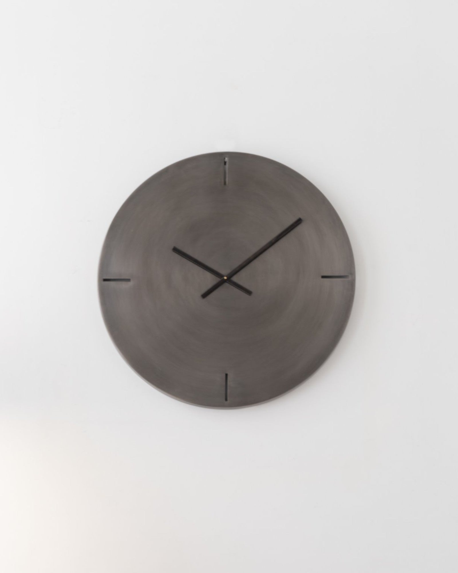 J-Line Runde Uhr – Metall – Dunkelgrau – L – Ø 76,5 cm