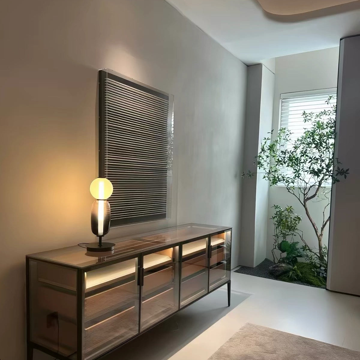 Design Tischlampe im Bomma Stil – Moderne Glaslampe mit skulpturalem Design