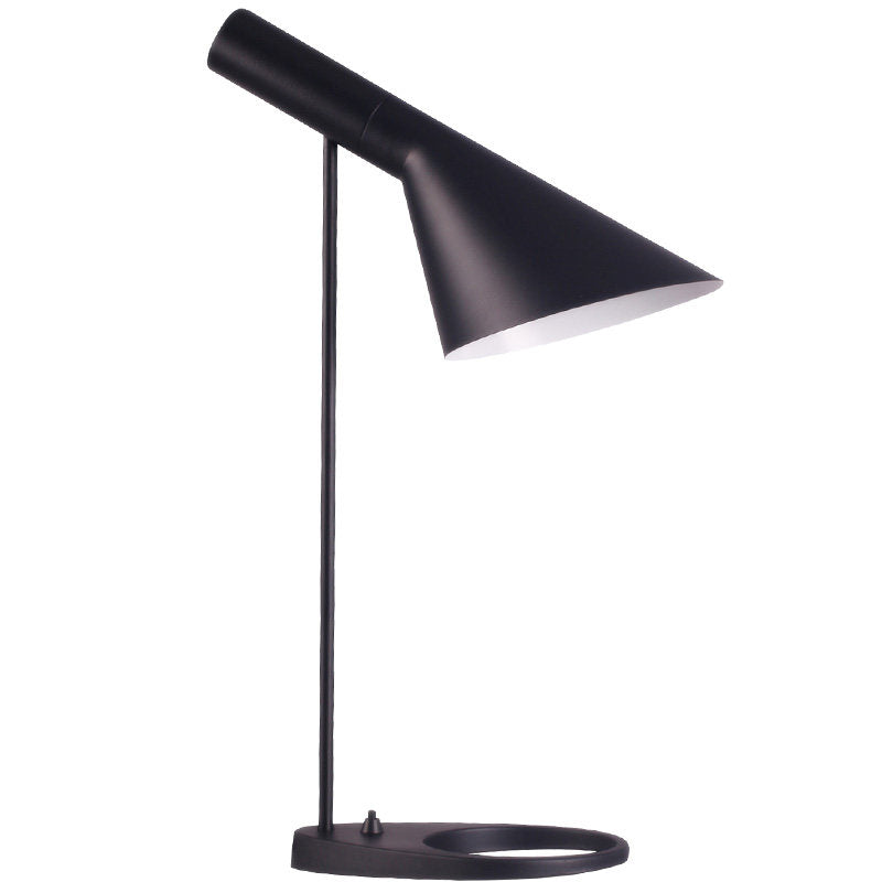 Nordische LED-Stehlampe mit Augenschutz