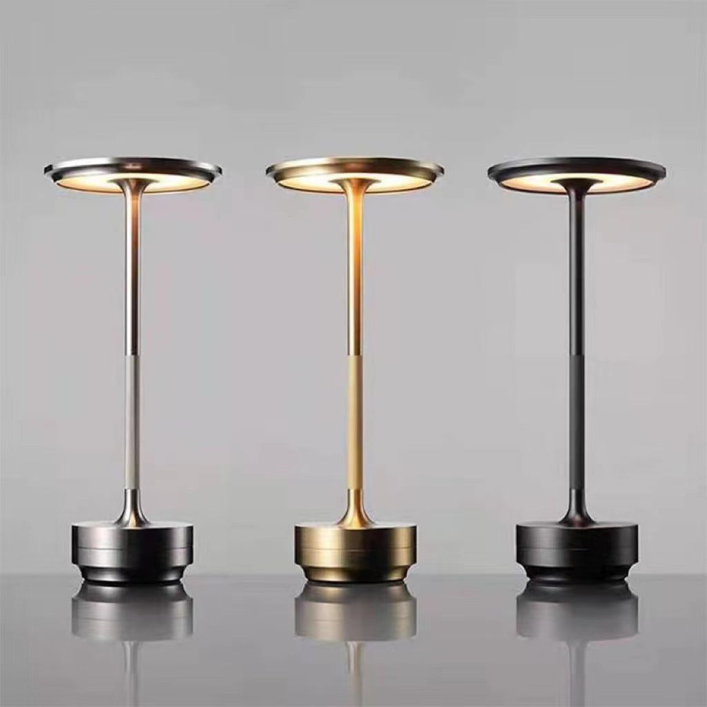 Tragbare Ambientelampe aus Aluminium im Industrie-Touch-Design