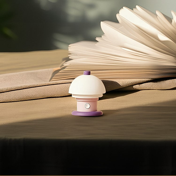 Nachttischlampe in Creme mit geometrischer Atmosphäre