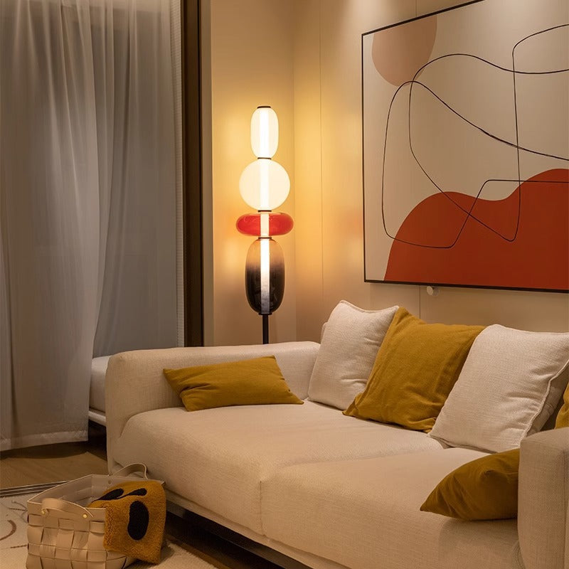 Dekorative Stehlampe mit Glas Kugeldesign im modernen Stil
