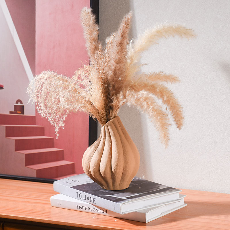 Skulpturale Keramikvase im Wabi-Sabi Stil – Modernes Deko-Objekt mit organischer Form