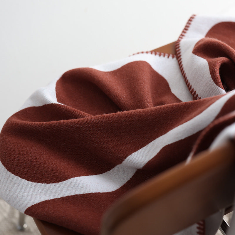 Jacquard Wohndecke in Cashmere-Optik – Weiche Strickdecke im nordischen Stil