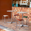 Dreieckiger Stoffhocker im Bauhaus-Stil