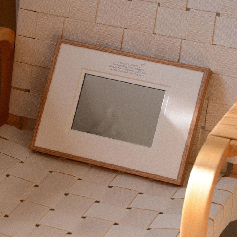 Französischer Wandspiegel mit Walnussrahmen – Vintage Mid-Century Deko im minimalistischen Stil