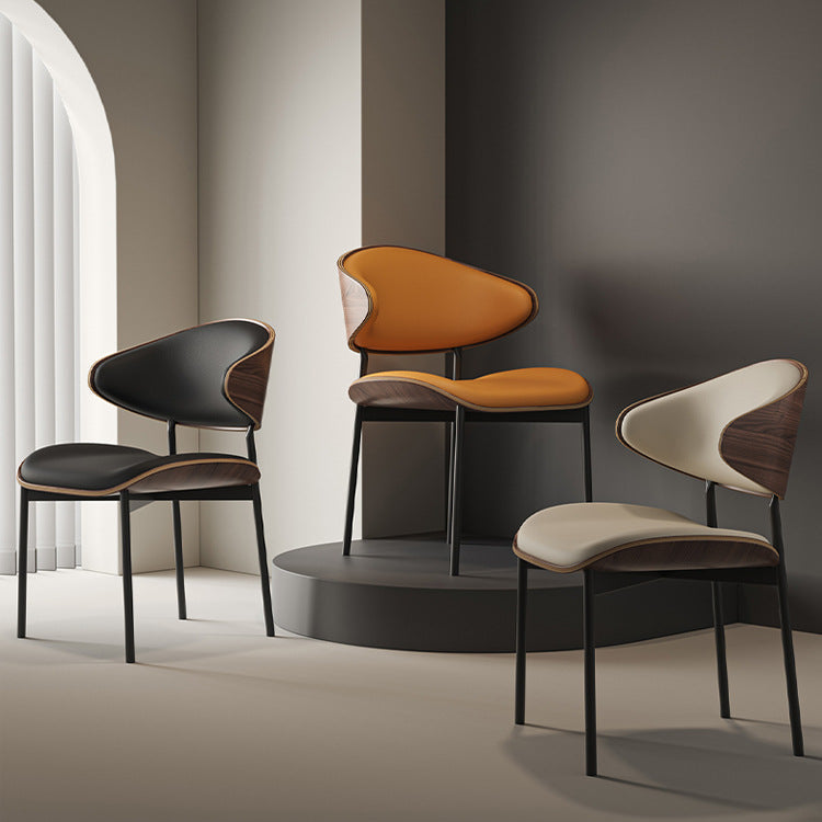 Eleganter italienischer Esszimmerstuhl aus Massivholz