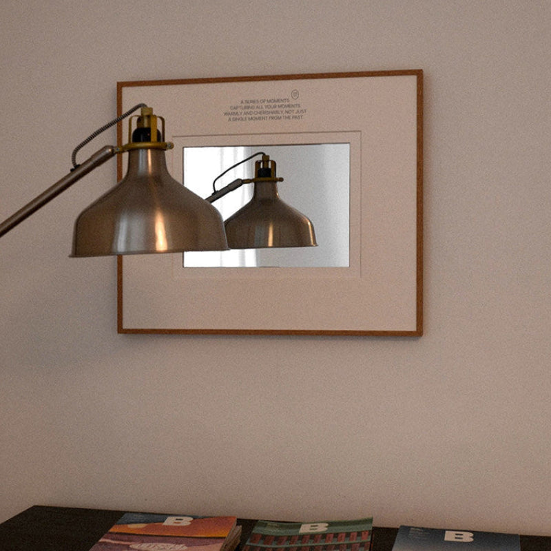 Französischer Wandspiegel mit Walnussrahmen – Vintage Mid-Century Deko im minimalistischen Stil