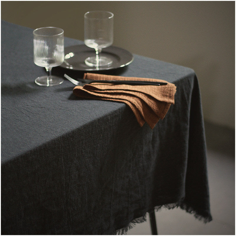 Schwere Tischdecke aus Ramie-Leinen mit Quastenborte