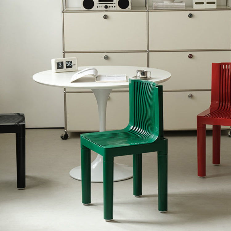 Minimalistischer Lounge-Sessel im lebendigen Creme-Stil