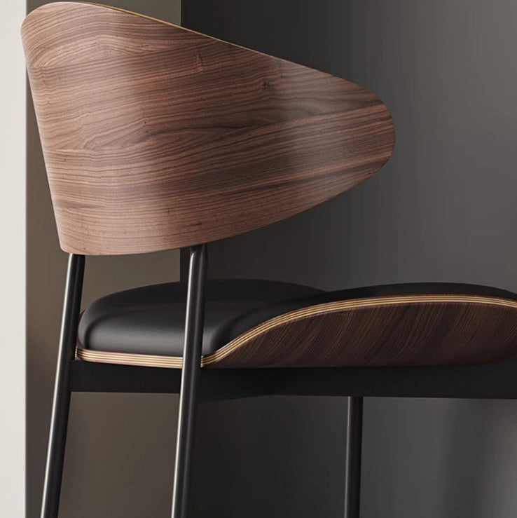 Eleganter italienischer Esszimmerstuhl aus Massivholz