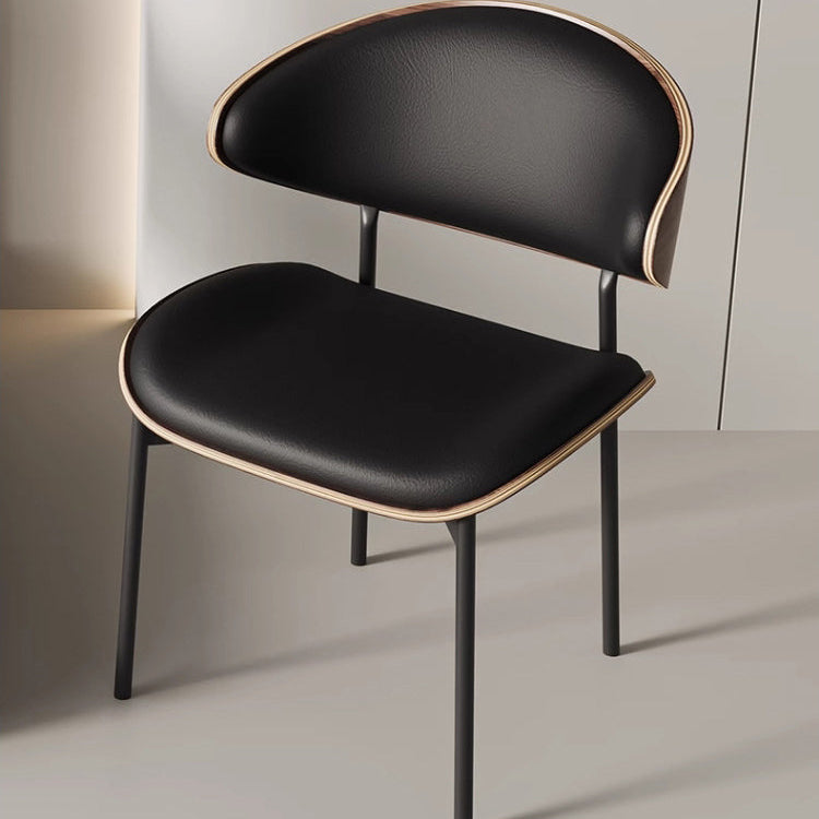 Eleganter italienischer Esszimmerstuhl aus Massivholz