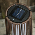 Elegante Solar-Gartenleuchte im modernen Rattan-Design