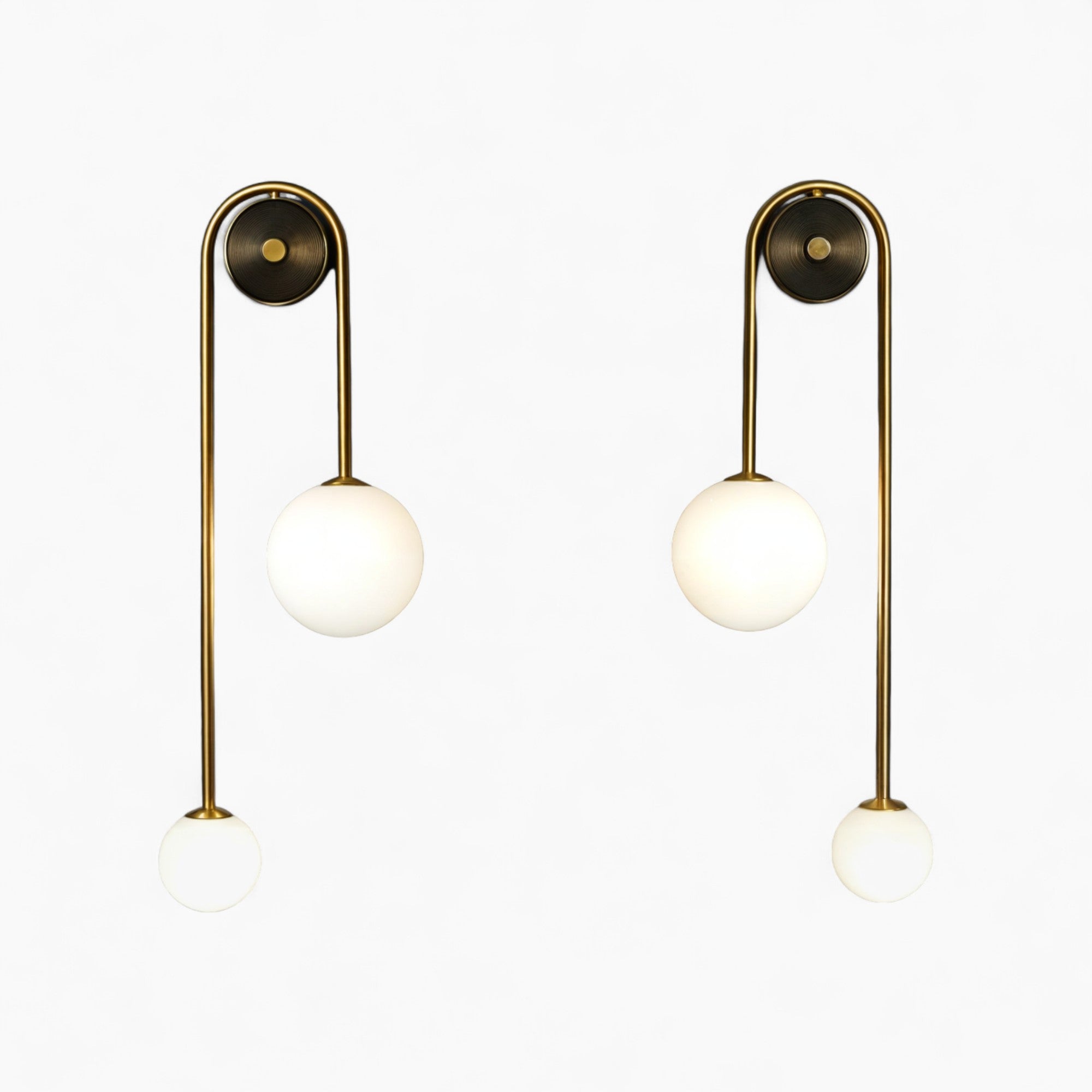 Nordic Gold Wall Sconces - Elegantes Gold und weißes Glas, G9 LED-Lampen, gebürstetes Messing, Wandmontage