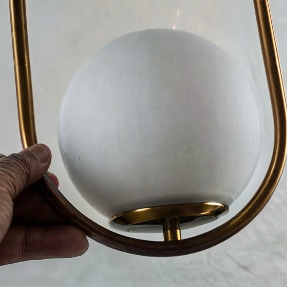 Nordische Pendelleuchte mit goldenem Korpus & Glas Schirm | Modernes Design, LED, E14, Höhenverstellbare Aufhängung | Ideal für Wohnzimmer, Schlafzimmer, Esszimmer | Eisen-Finish, CCC Zertifiziert