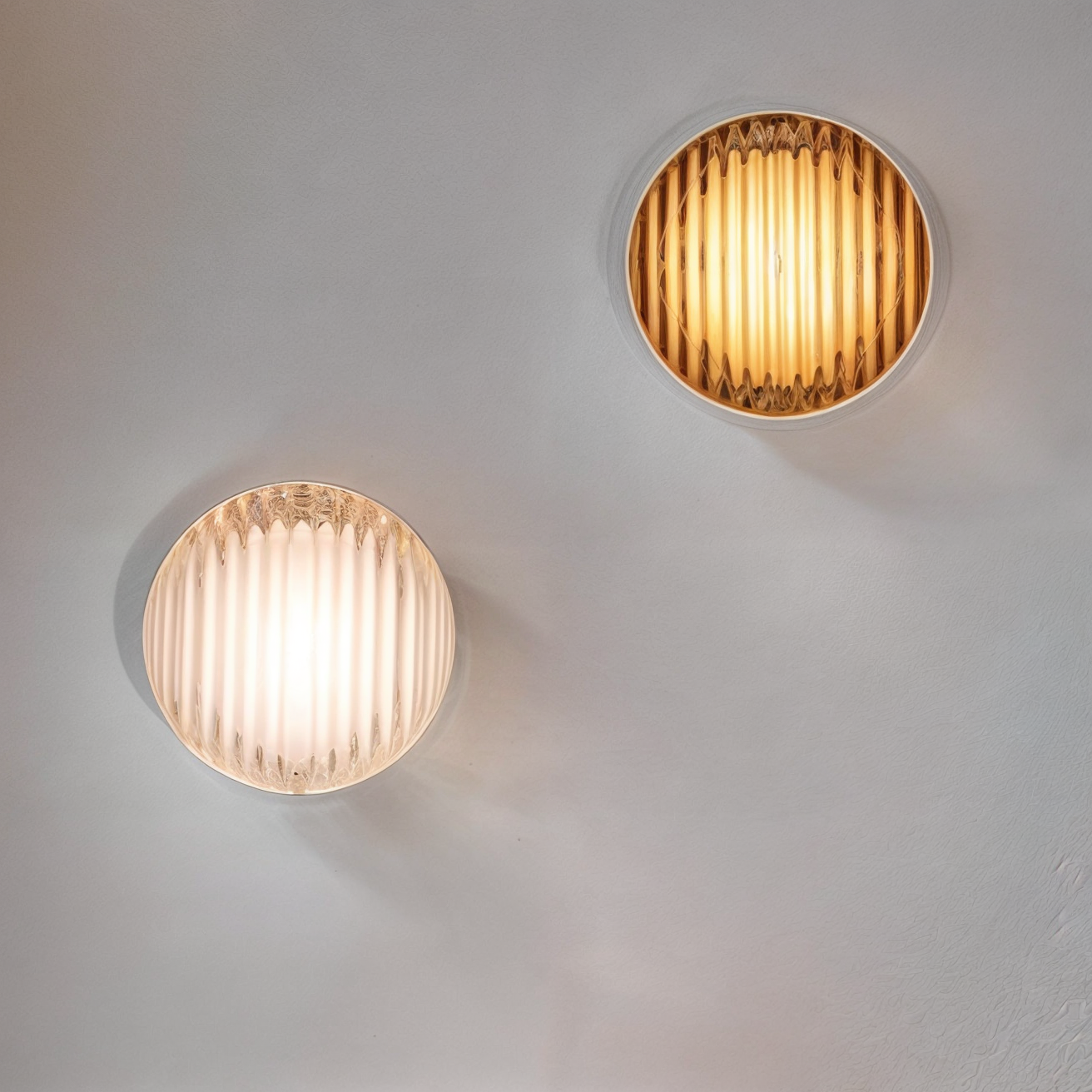 Moderne LED-Wandleuchte | Eisen & Glas | 110-240V | Integrierte Warmweiß-LED | Ø 13,5cm | Einfache Installation | Schlankes Design